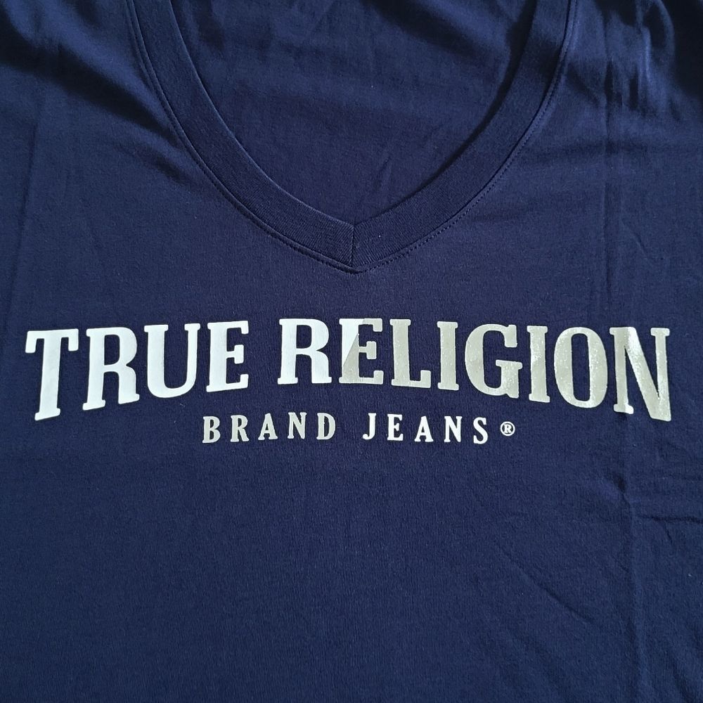 True Religion🙏 Split V-Neck Tee💙 - NWT - Picture 3 of 16